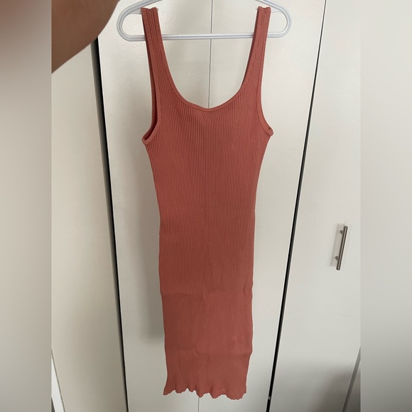 Aritzia pink bodycon midi dress - Picture 1 of 2